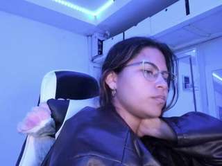 LADY-BROWNNNN live webcam show