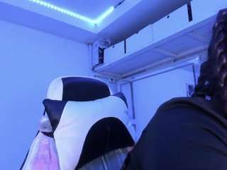 LADY-BROWNNNN live cam