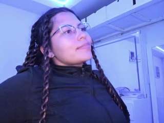 LADY-BROWNNNN live cam