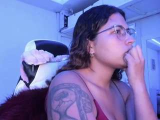 lady-brownnnn Live Webcam on CamSoda