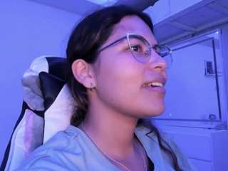LADY-BROWNNNN live cam preview