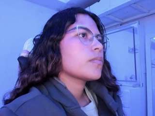 LADY-BROWNNNN live cam preview