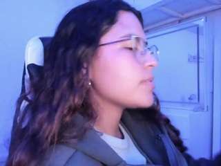 LADY-BROWNNNN live cam preview