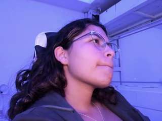 LADY-BROWNNNN live cam preview