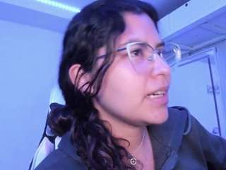 LADY-BROWNNNN live cam preview