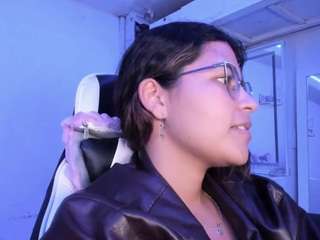 LADY-BROWNNNN live cam preview
