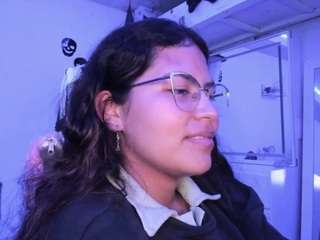 LADY-BROWNNNN live cam preview