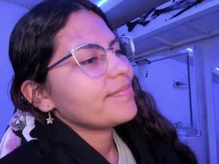 LADY-BROWNNNN live cam preview