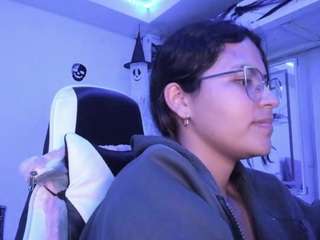 LADY-BROWNNNN live cam preview