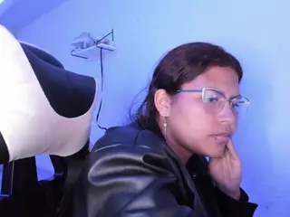 LADY-BROWNNNN's Live Sex Cam Show
