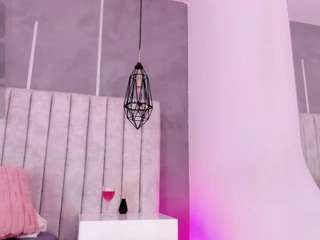 my-friends-mom Live Webcam on CamSoda