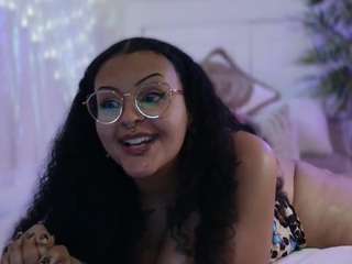 its-eve's CamSoda show and profile