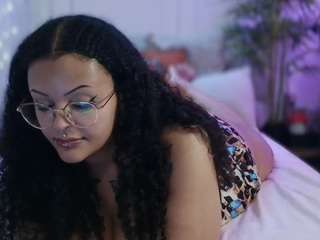 Live webcam model its-eve on Soda Cams