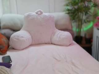 Live webcam model its-eve on Soda Cams