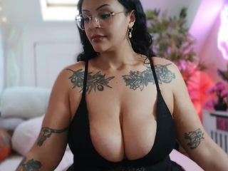 Live webcam model its-eve on Soda Cams