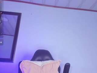 le modèle channelss-diirty est en webcam porno dans un show sur le site camsoda, il possède les tags suivants: big balls,big cock,black hair,brown eyes,dirty talk,drinking,implants,muscular,orgasm,smoking,spank,tattoos,tease,hd