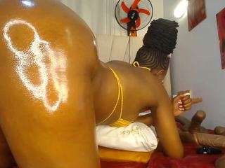Caramel Empress live webcam show