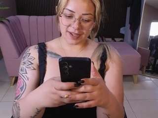 hott__mind live cam preview