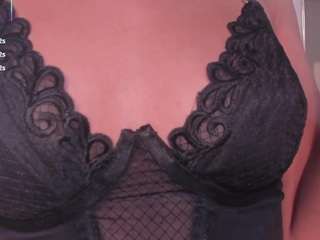 le modèle torisantos est en webcam porno dans un show sur le site camsoda, il possède les tags suivants: ass,average,black hair,blowjob,brown eyes,cum,dildo,facial,feet,hd,small tits