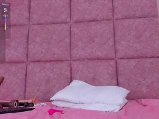 le modèle liavelez est en webcam porno dans un show sur le site camsoda, il possède les tags suivants: ahegao,shaved,anal,no drinking,oil,red hair,role play,sex toys,sexting,sexy,shaved-pussy,mature,skinny,spanking,squirter,striptease,tattoos,teen (18+),toys,young adult