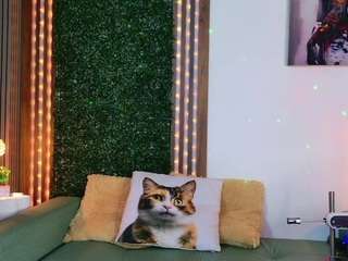sarawolff live webcam show