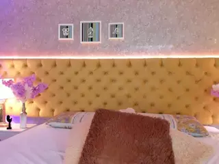sarawolff's Live Sex Cam Show