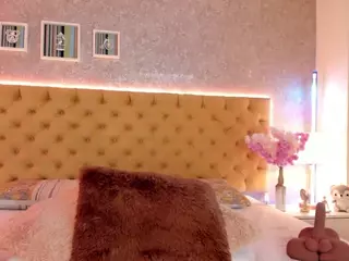 sarawolff's Live Sex Cam Show