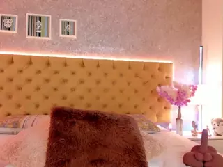 sarawolff's Live Sex Cam Show