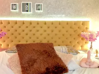 sarawolff's Live Sex Cam Show