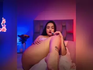 Emily H.'s Live Sex Cam Show