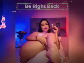 Emily H.'s Live Sex Cam Show