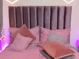 Noa live webcam show