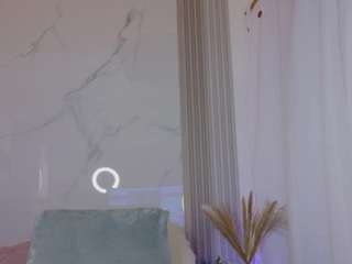 le modèle saorifox est en webcam porno dans un show sur le site camsoda, il possède les tags suivants: ahegao,sex toys,natural,nature,oil,orgasm,petite,pov,public,pussy,sexy,lush,skinny,spank,squirt,squirter,strip,tattoos,teen (18+),toys