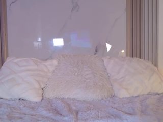 Saorifox live webcam