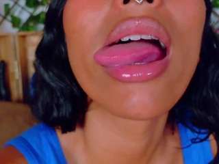 victoria-vega1 Live Webcam on CamSoda