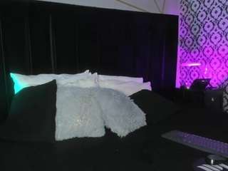 verza-h23 Live Webcam on CamSoda
