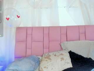 red-moon1 Live Webcam on CamSoda