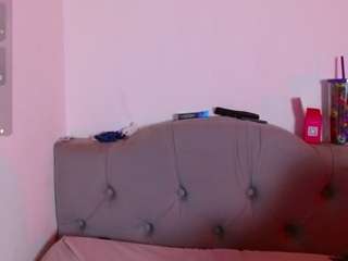 red-moon1 Live Webcam on CamSoda