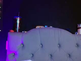 red-moon1 Live Webcam on CamSoda