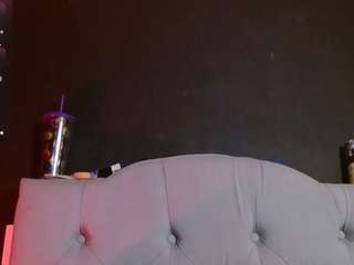 red-moon1's CamSoda show and profile