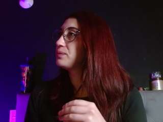 red-moon1's CamSoda show and profile