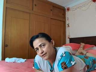 le modèle isabeel-sofia01 est en webcam porno dans un show sur le site camsoda, il possède les tags suivants: ahegao,pov,lovense,lush,mature,middle-aged,natural,no smoking,pussy,granny,robe,sexting,spank,strip,tease,toys,handjob,flashing,amateur,black-hair