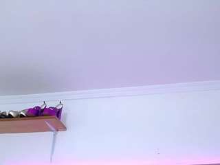 le modèle jessica-kraft est en webcam porno dans un show sur le site camsoda, il possède les tags suivants: anal,saliva,longhair,anal toys,lush,naked,natural,nature,normal,pov,sexy,fuck,shaved pussy,smoking,spank,squirter,striptease,tattoos,teen 18,toys