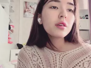 NayeonObi's Live Sex Cam Show