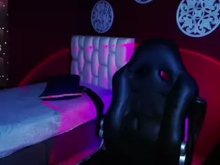 sarayy-collins's Live Sex Cam Show
