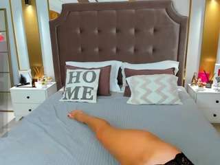Camgirl is actually offline