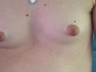 marichka Shaved-pussy live webcam