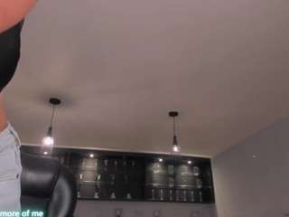 nickylawson webcam model