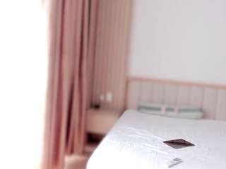 Curly-Sue live webcam show