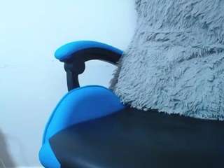 klylls-squirt's CamSoda show and profile